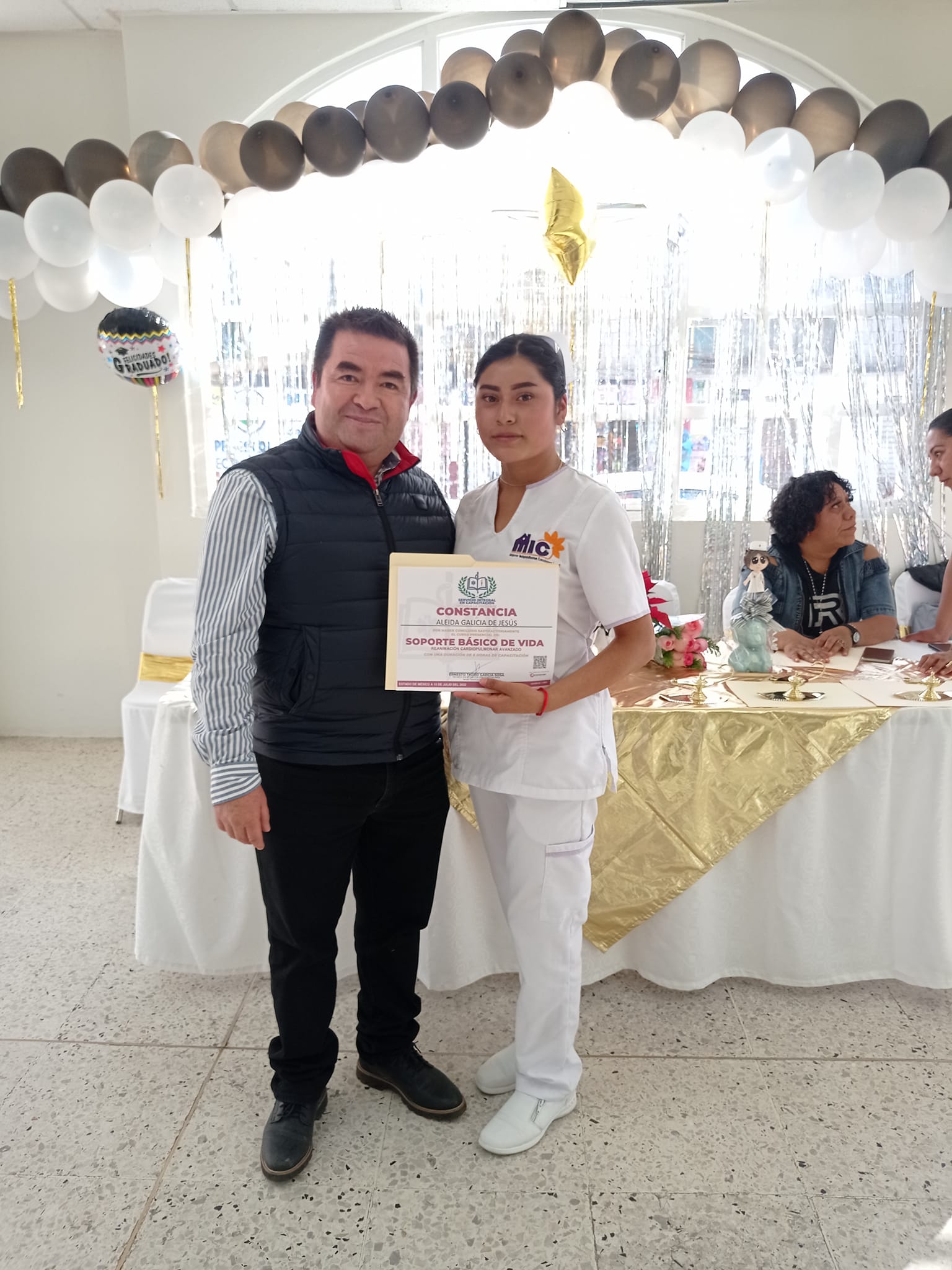 1671302520 261 Entrega de cofias a graduados del curso de enfermeria de