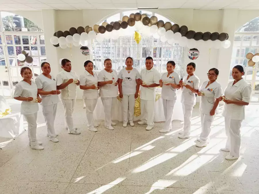 1671302534 Entrega de cofias a graduados del curso de enfermeria de jpg