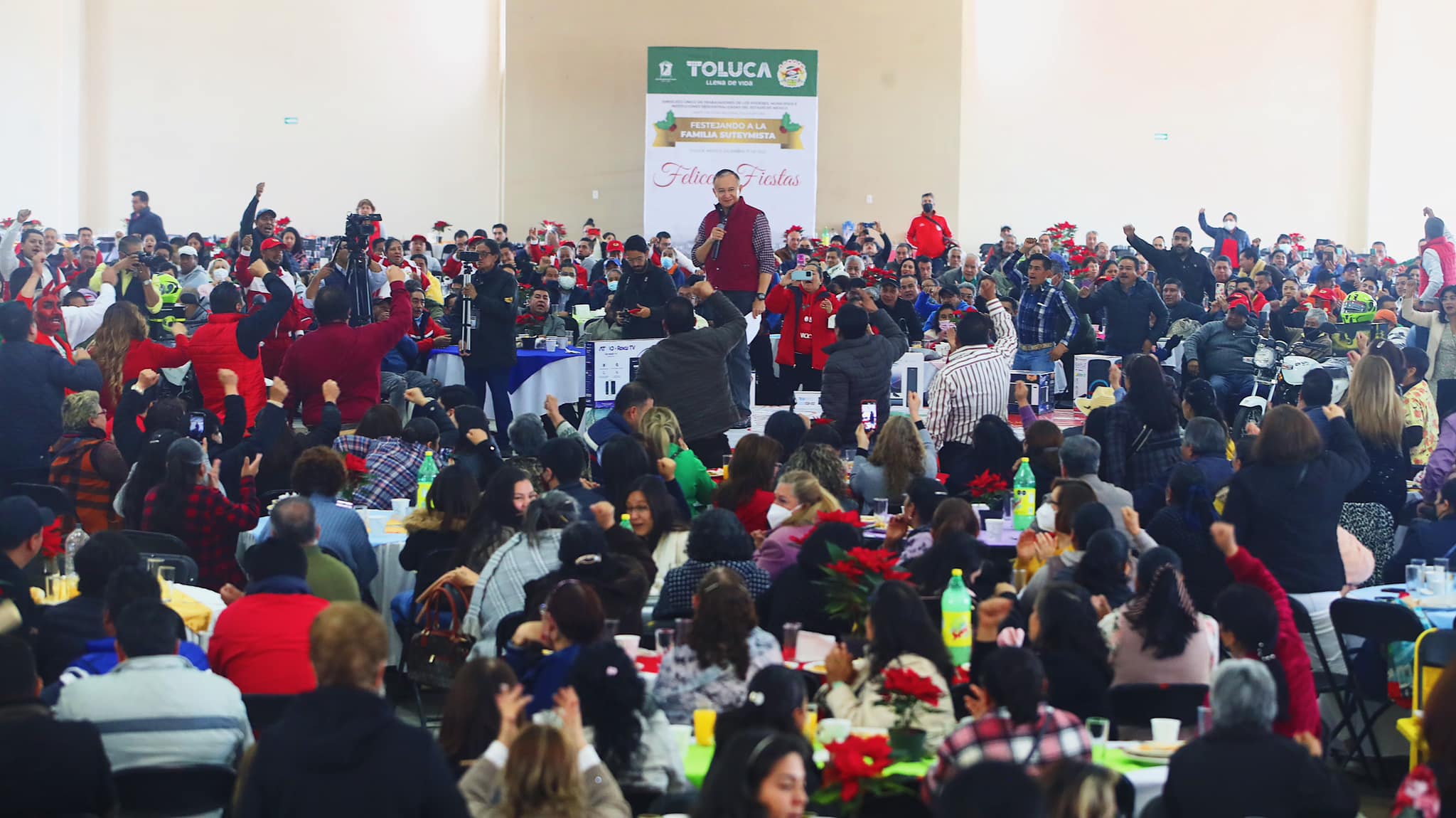 1671404495 927 Nuestro Presidente Municipal Raymundo Martinez Carbajal asistio al festejo dec