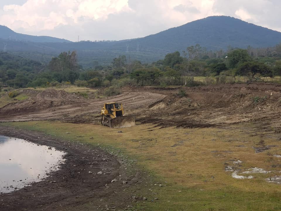 1671454508 670 Realizamos trabajos con la maquina D8 bulldozer en los ejidos