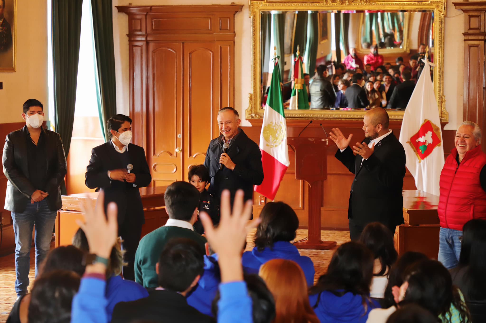 1671461670 815 Nuestro Presidente Municipal Raymundo Martinez Carbajal recibio en el Ayuntami