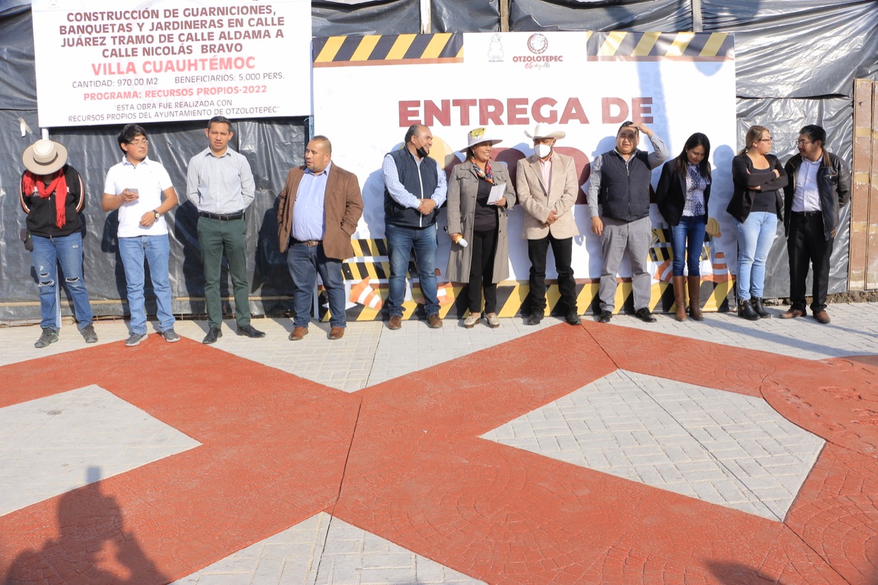 1671474878 982 Entregamos aceras guarniciones y jardineras en calle Juarez ademas de