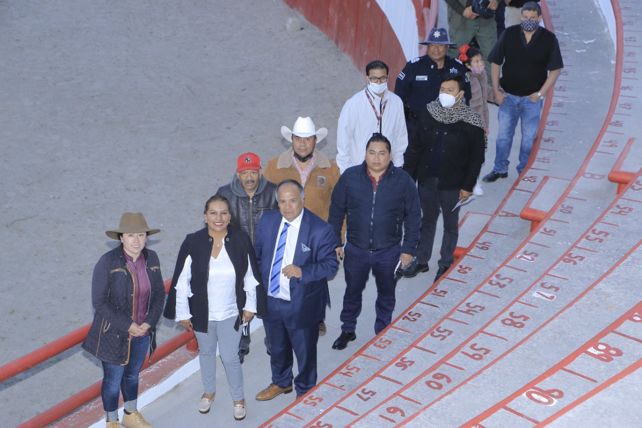 1671539932 878 Para vivir las tradiciones en Fabrica Maria entregamos barda y