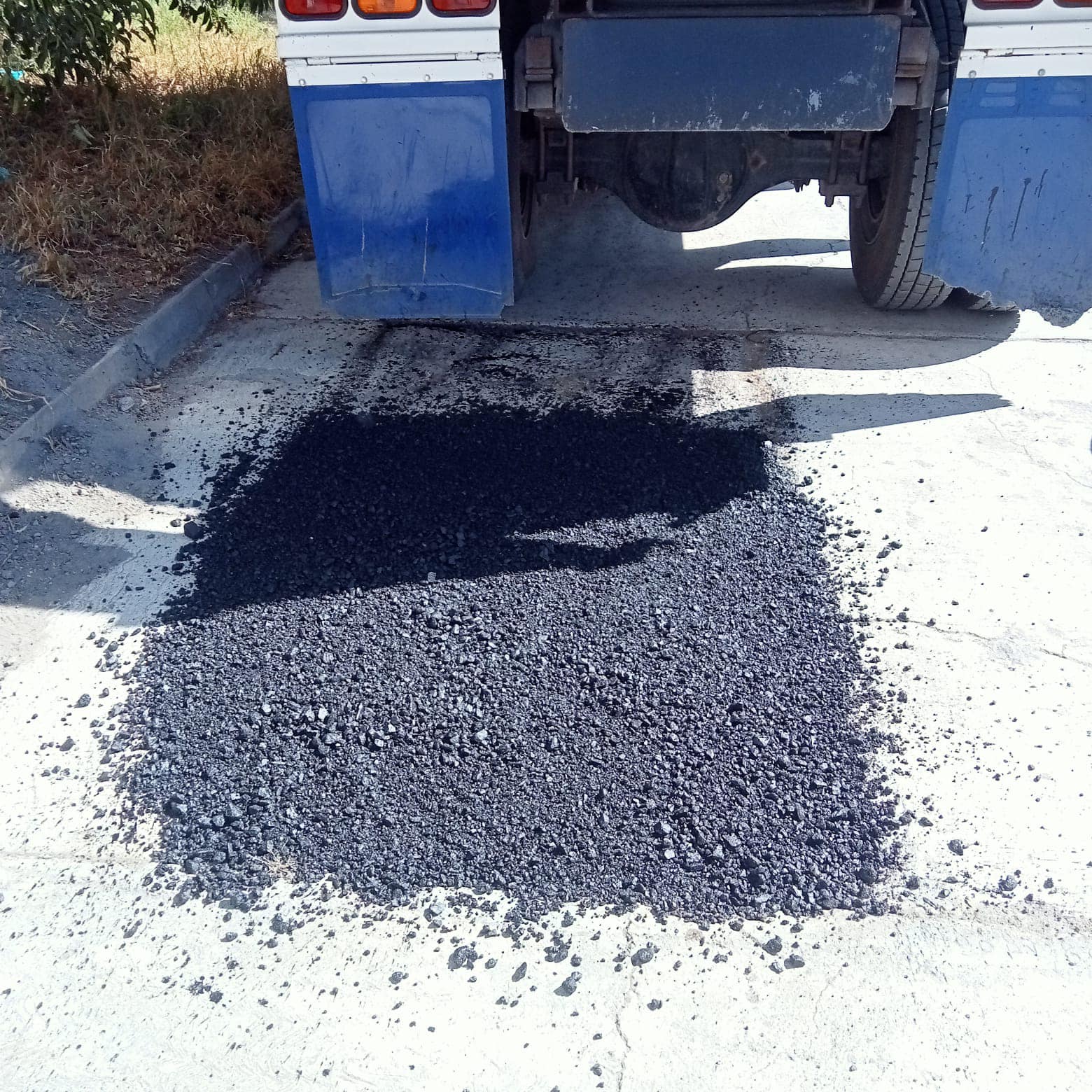 1671549159 537 El Gobierno Municipal realiza trabajos de bacheo en la comunidad