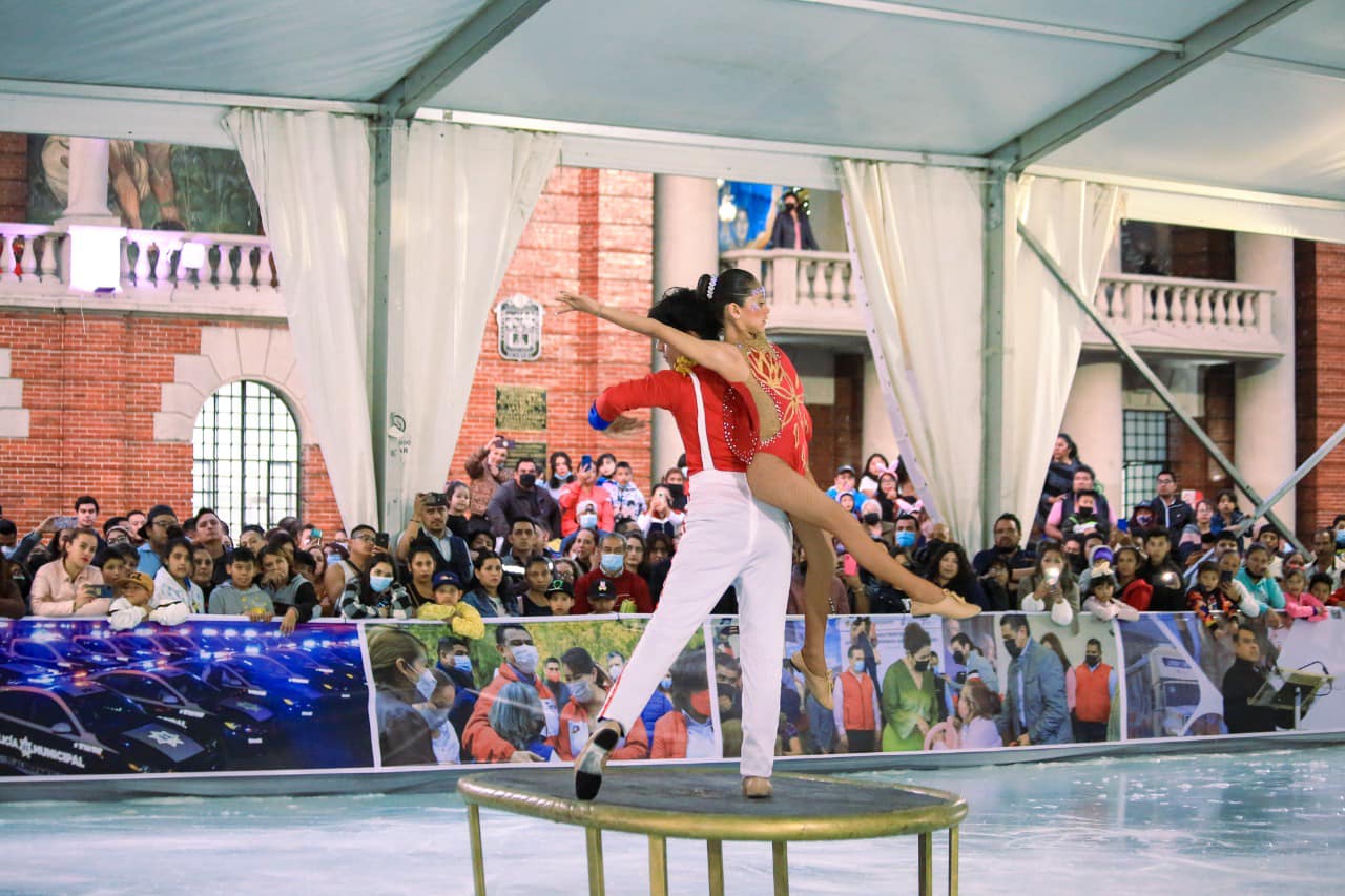 1671563573 269 Rodeado de un ambiente festivo nuestro Presidente Municipal Tony Rodriguez