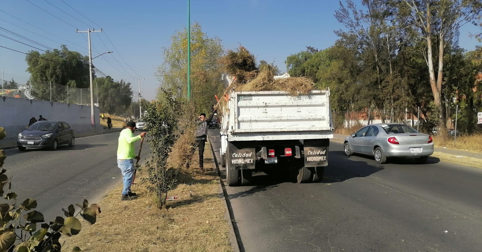 1671646872 275 Trabajamos para que las vialidades de nuestro municipio esten limpias