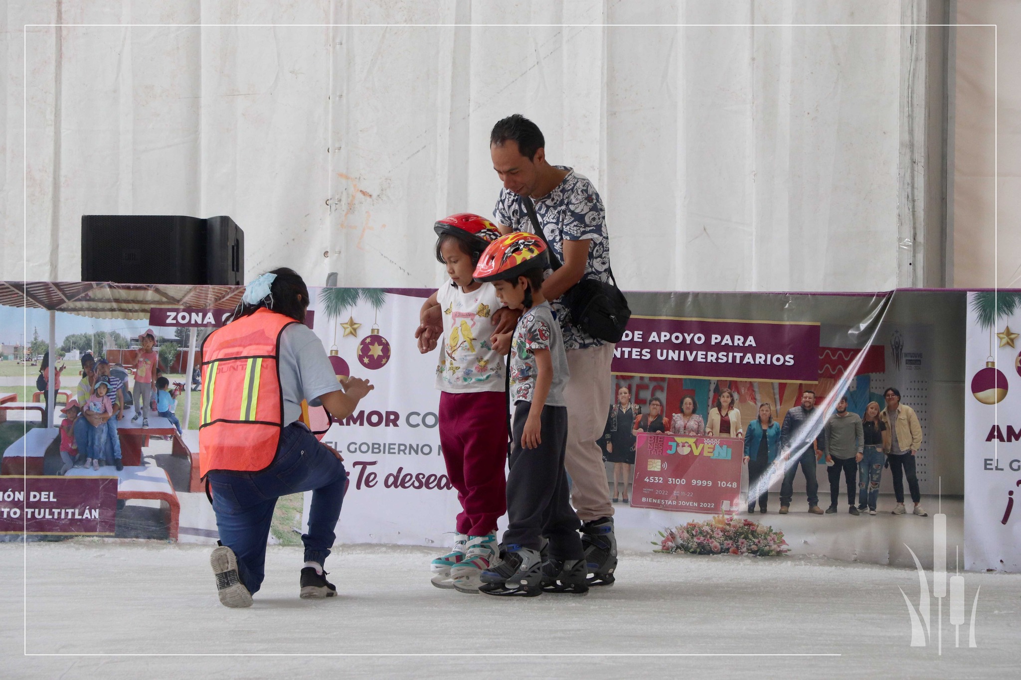 1671712590 704 Acude a nuestra Pista de Hielo ubicada en la Plaza