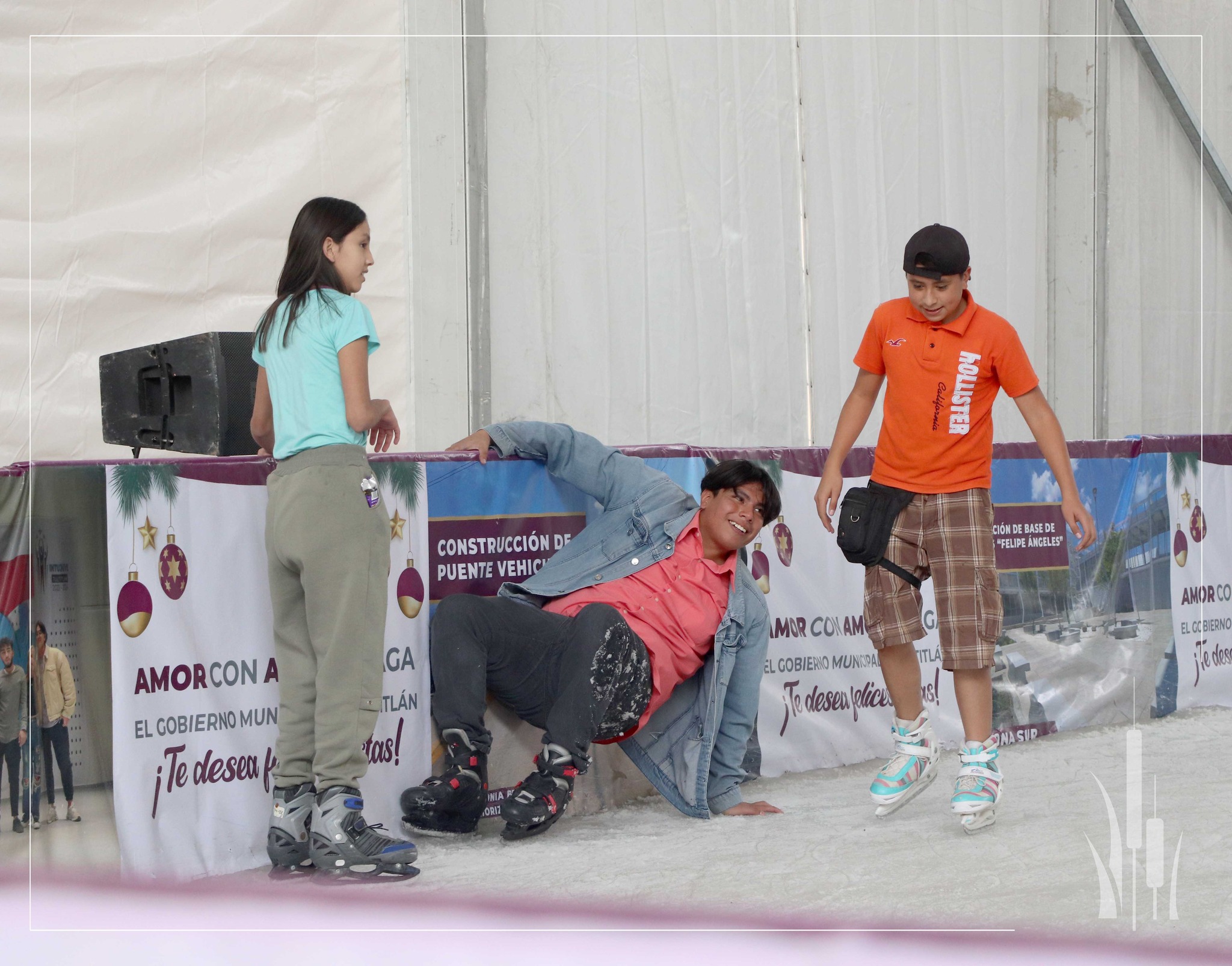 1671712590 90 Acude a nuestra Pista de Hielo ubicada en la Plaza