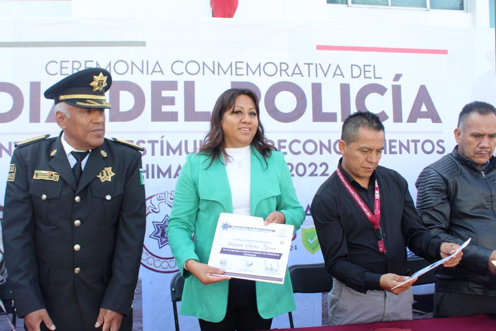 1671747088 308 XOCHITL FLORES POLICIA MUNICIPAL PIEZA FUNDAMENTAL PARA CONTRIBUIR A LA