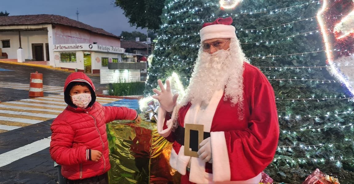 Desde el Polo Norte el día de hoy Santa Claus visitó rápidamente