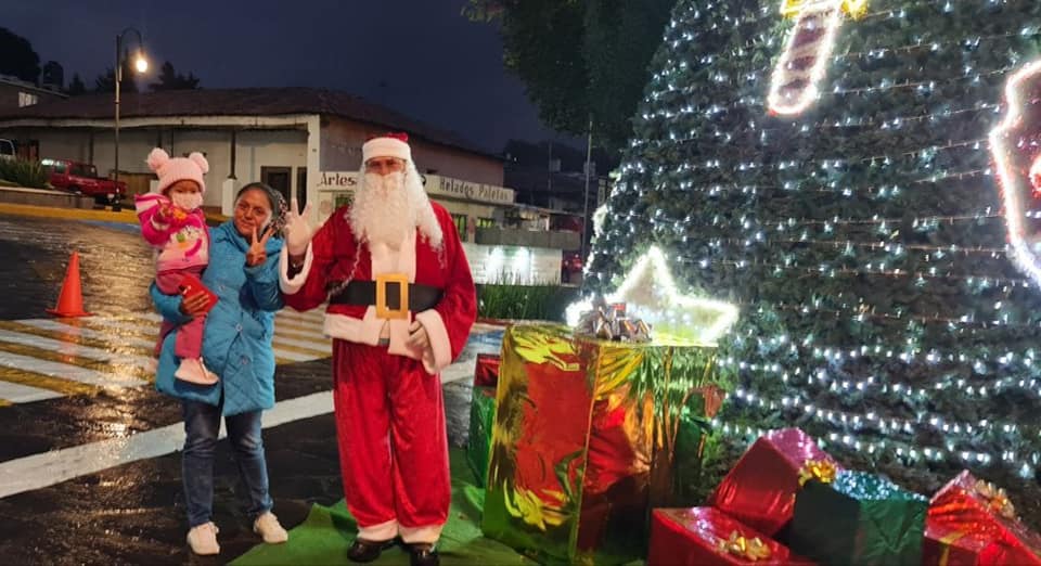 Desde el Polo Norte el día de hoy Santa Claus visitó rápidamente