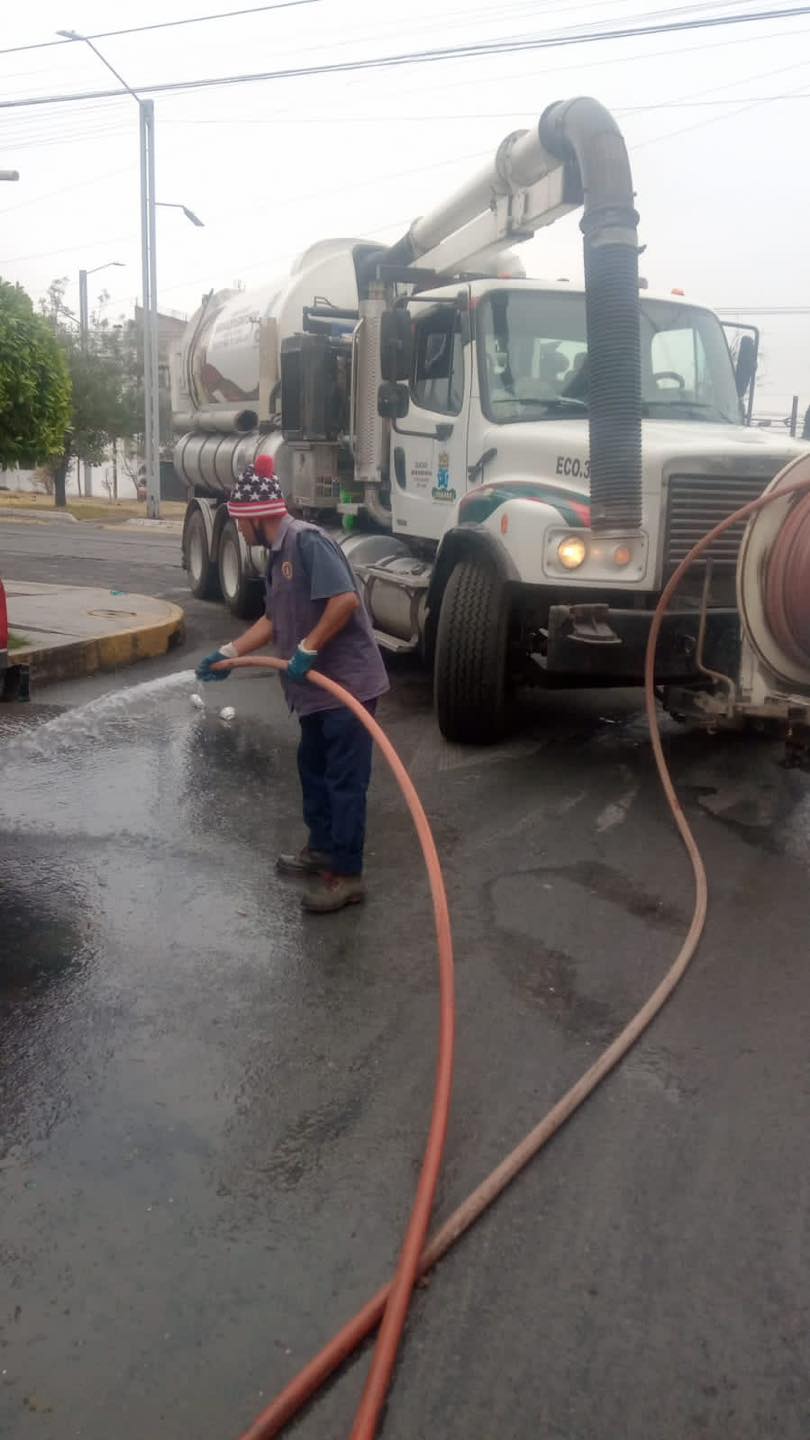 1672073919 413 La brigada para evitar inundaciones compuesta por el equipo de