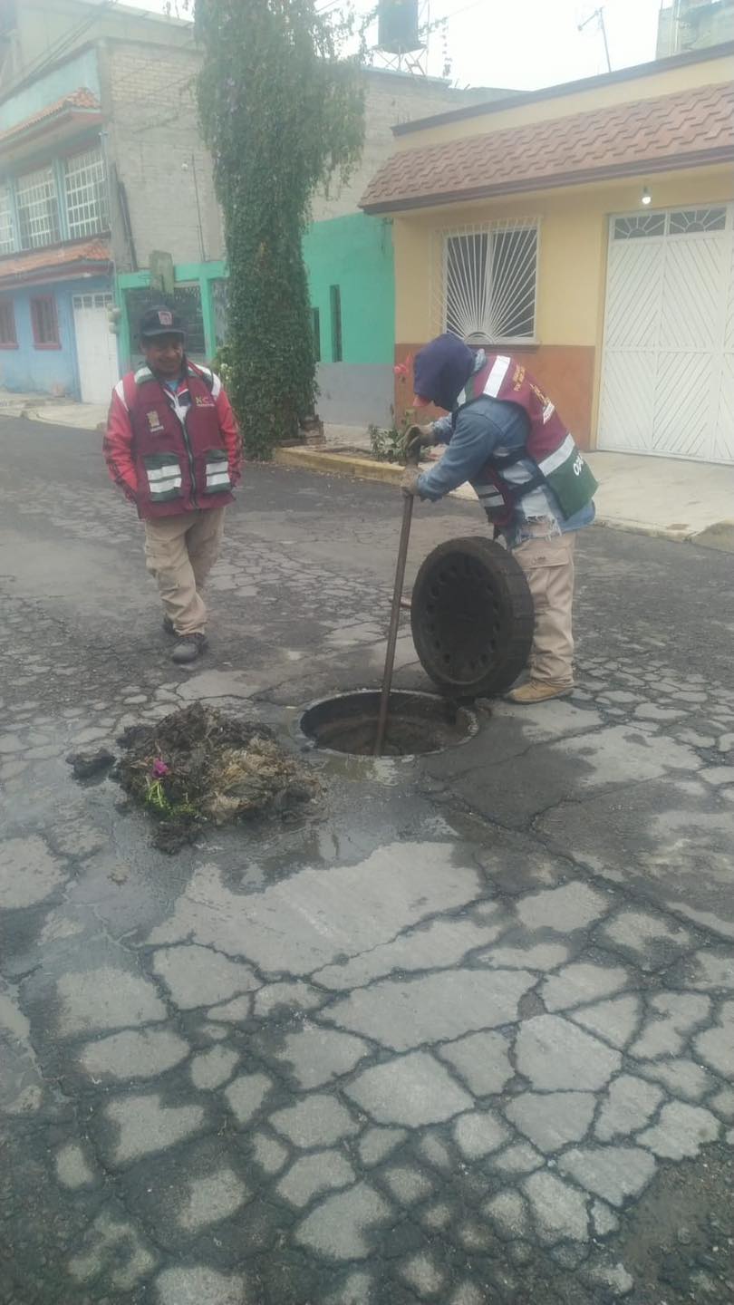 1672073919 586 La brigada para evitar inundaciones compuesta por el equipo de