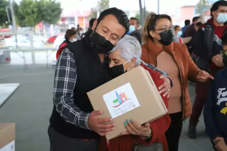 Durante la entrega de apoyos del programa Ciudadanos en Vanguardia jpg