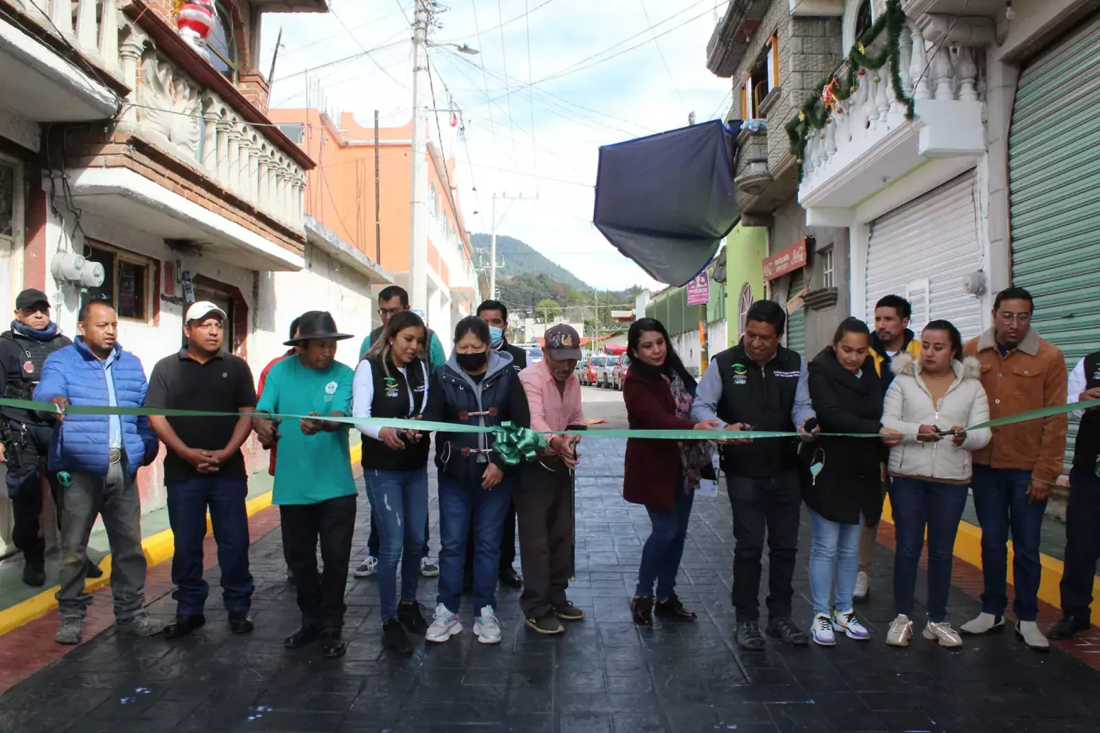 ENTREGA DE PRIMERA OBRA DE PAVIMENTACION EN LA CALLE IGNACIO jpg