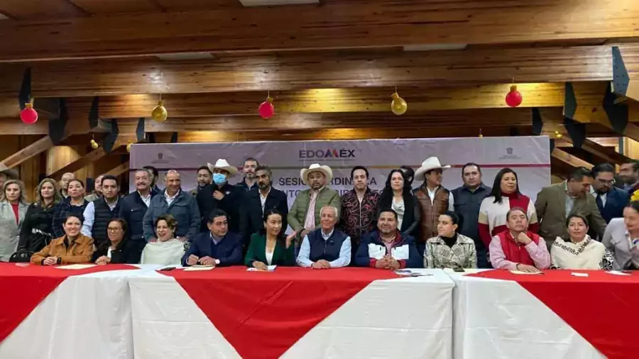 El Presidente Municipal Jesus Cedillo Gonzalez asistio a la Mesa jpg