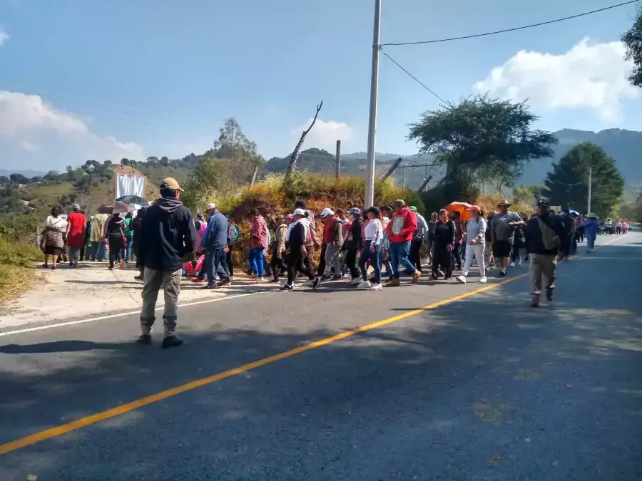 El dia de hoy elementos de Proteccion Civil y Bomberos jpg