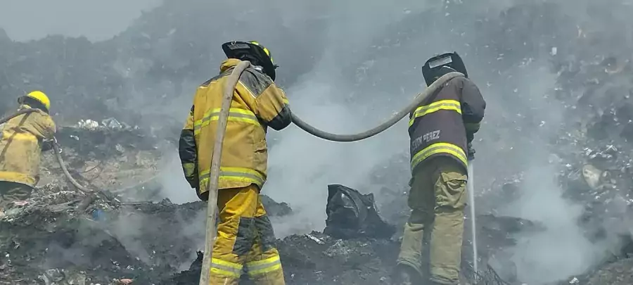 Elementos del equipo de Bomberos AtizapanDeZaragoza apoyaron en el control jpg