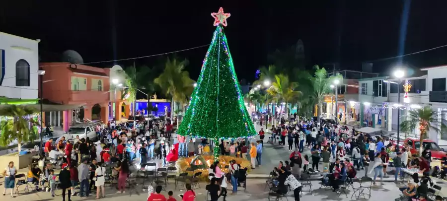 En el marco de las fechas navidenas el Presidente Municipal jpg