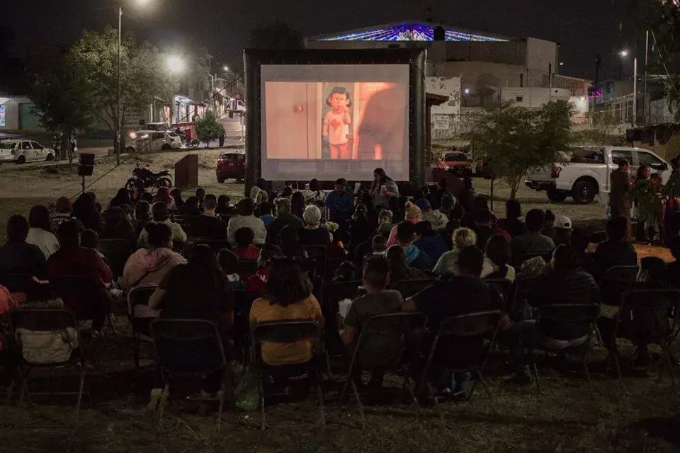 En esta ocasion nuestro programa Cine en tu Colonia fue jpg