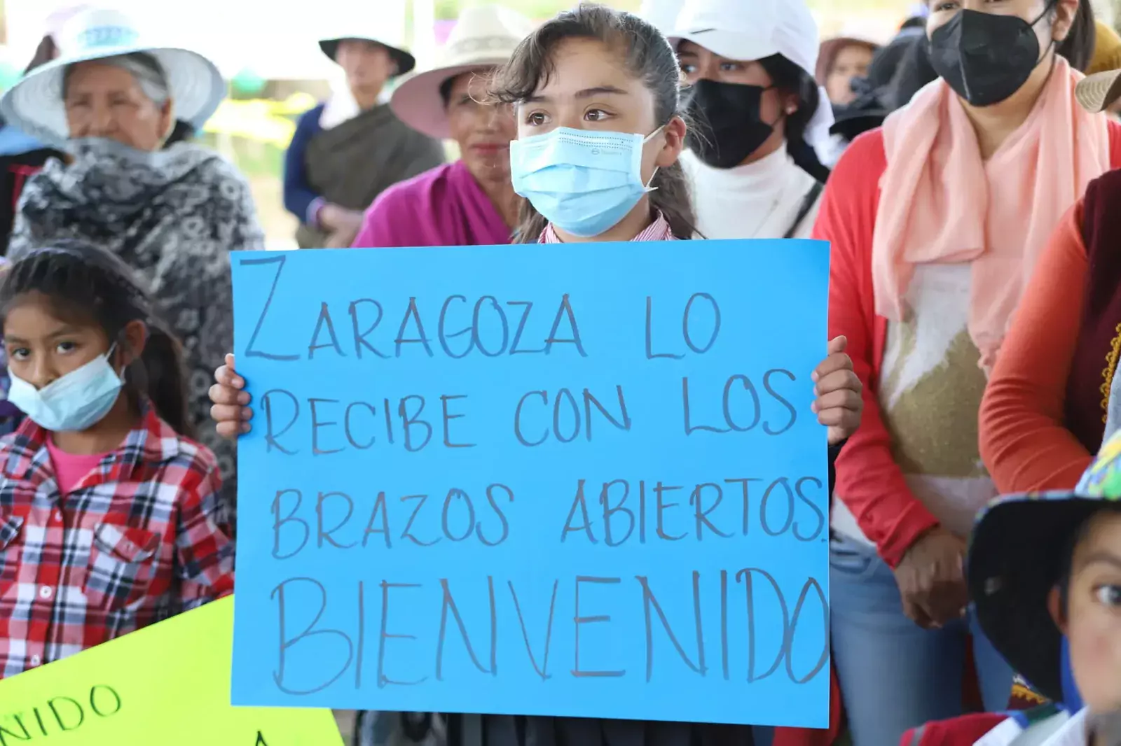 Junto a las autoridades auxiliares asi como las mujeres y jpg