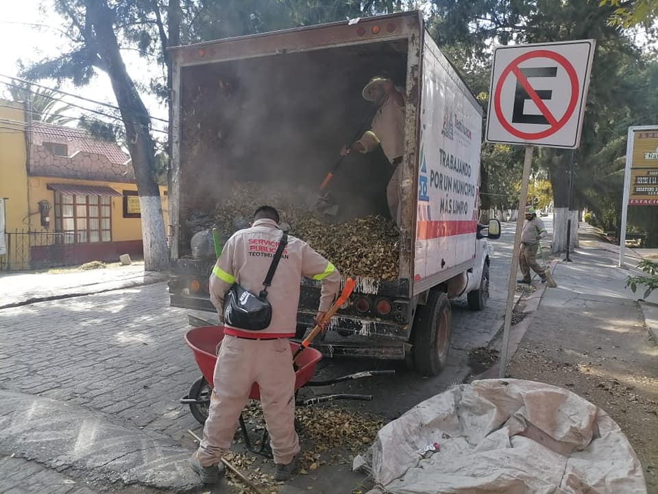 1672693716 969 Mantenimiento y limpieza en la Plaza Porfirio Diaz y Antigua