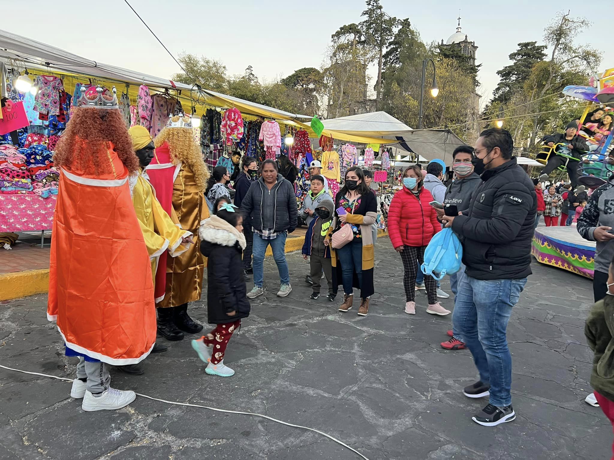 1673011895 328 Los Reyes Magos recorren el centro de la Cabecera Municipal