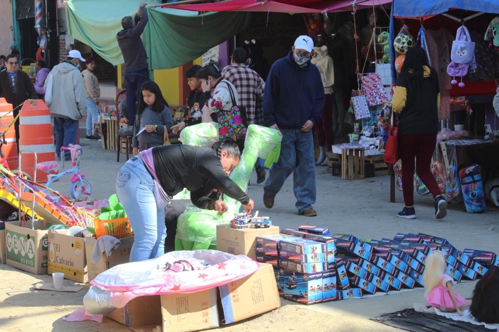 1673036642 23 EN CHIMALHUACAN INSTALAN PUNTOS DE VENTA DE JUGUETES PARA APOYAR