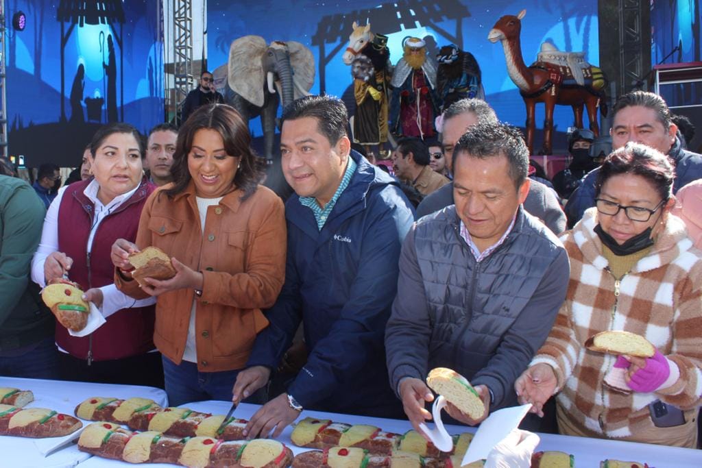 1673044947 647 DISFRUTAN FAMILIAS CHIMALHUAQUENSES DE TRADICIONAL PARTIDA DE ROSCA