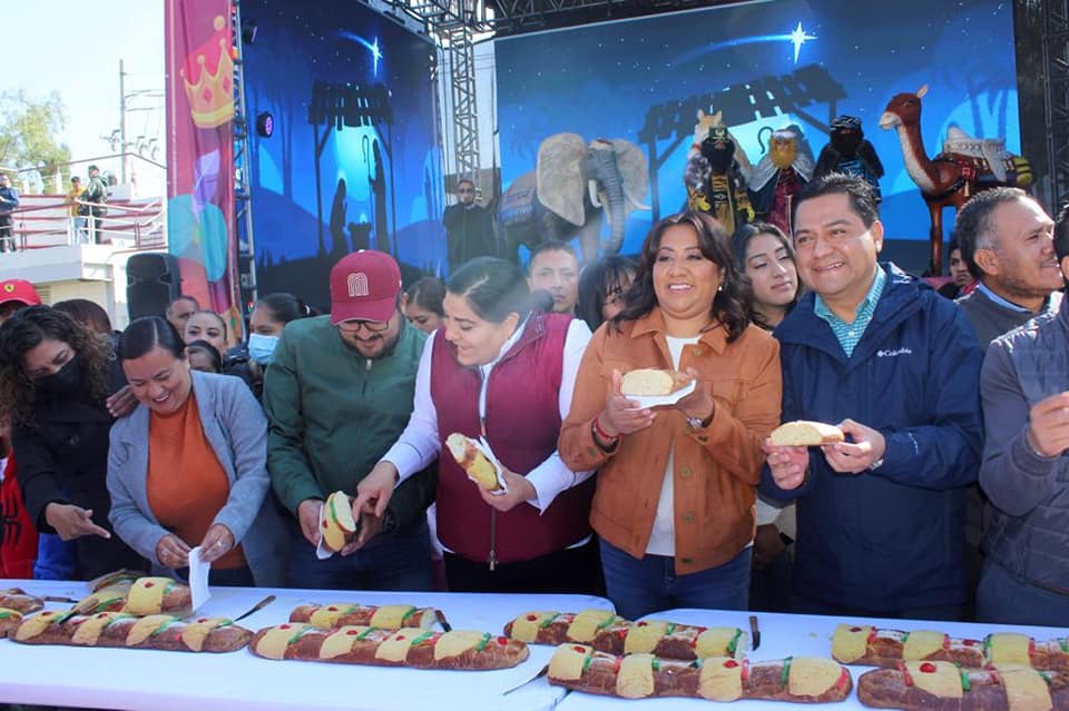 1673044947 737 DISFRUTAN FAMILIAS CHIMALHUAQUENSES DE TRADICIONAL PARTIDA DE ROSCA