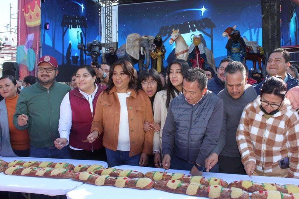 1673044948 972 DISFRUTAN FAMILIAS CHIMALHUAQUENSES DE TRADICIONAL PARTIDA DE ROSCA