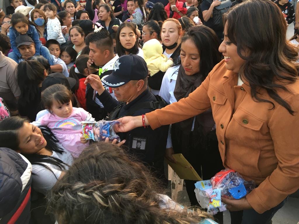 1673111116 258 LA ALCALDESA DE CHIMALHUACAN Y VECINOS DE VIDRIEROS PARTEN ROSCA