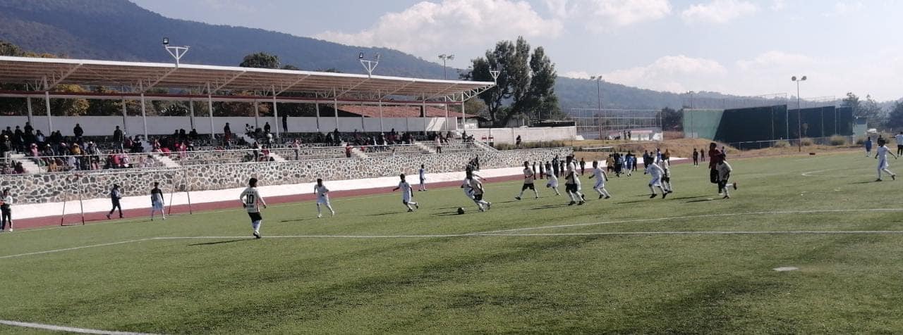 1673617256 El dia de hoy recibimos a los alumnos y padres