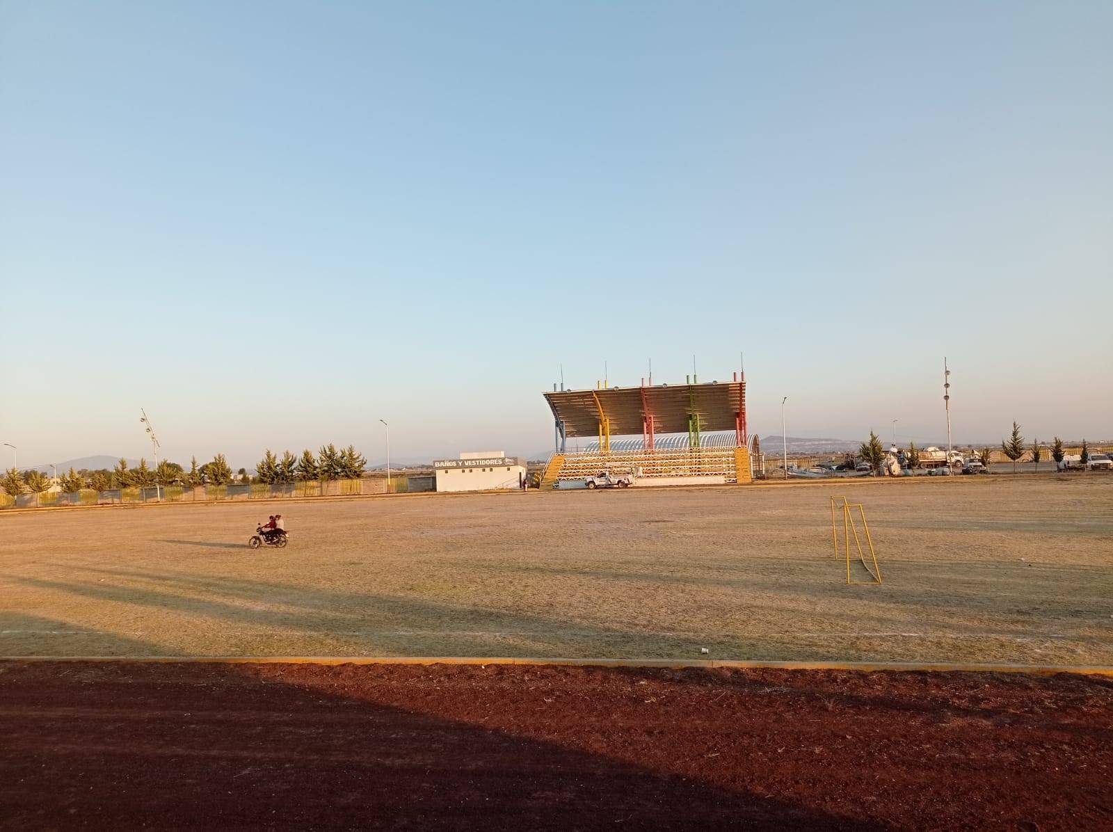 1673622341 527 ¡¡¡MANTENIMIENTO AL DEPORTIVO MUNICIPAL