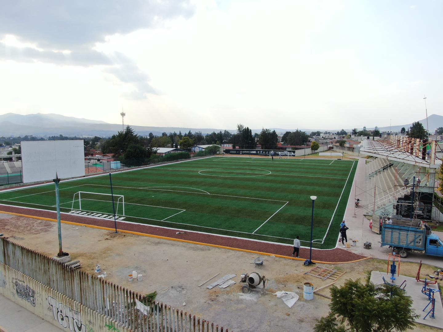 1673648513 601 Asi continuan las labores de rehabilitacion de la cancha de