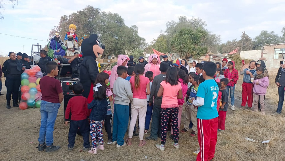 1673907639 895 El Polijugueton y los reyes magos siguen visitando las comunidades