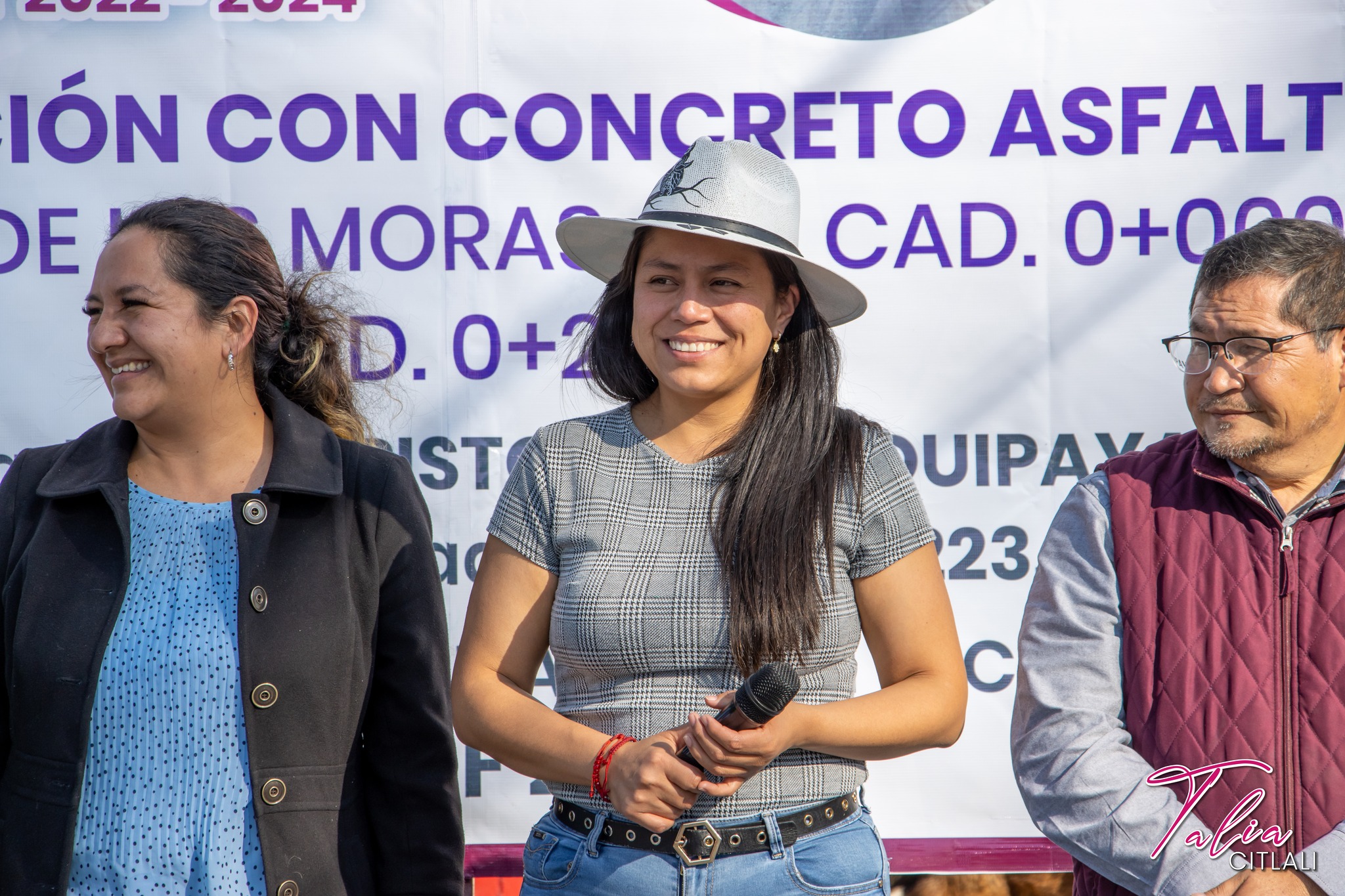 1674059498 348 Entrega de Obras Pavimentacion con concreto asfaltico de la calle