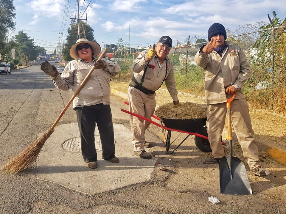 1674075682 774 Atendiendo las demandas de vecinas y vecinos de la colonia