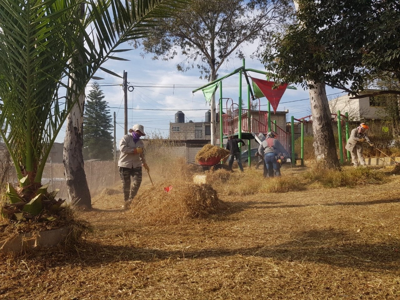 1674075683 318 Atendiendo las demandas de vecinas y vecinos de la colonia