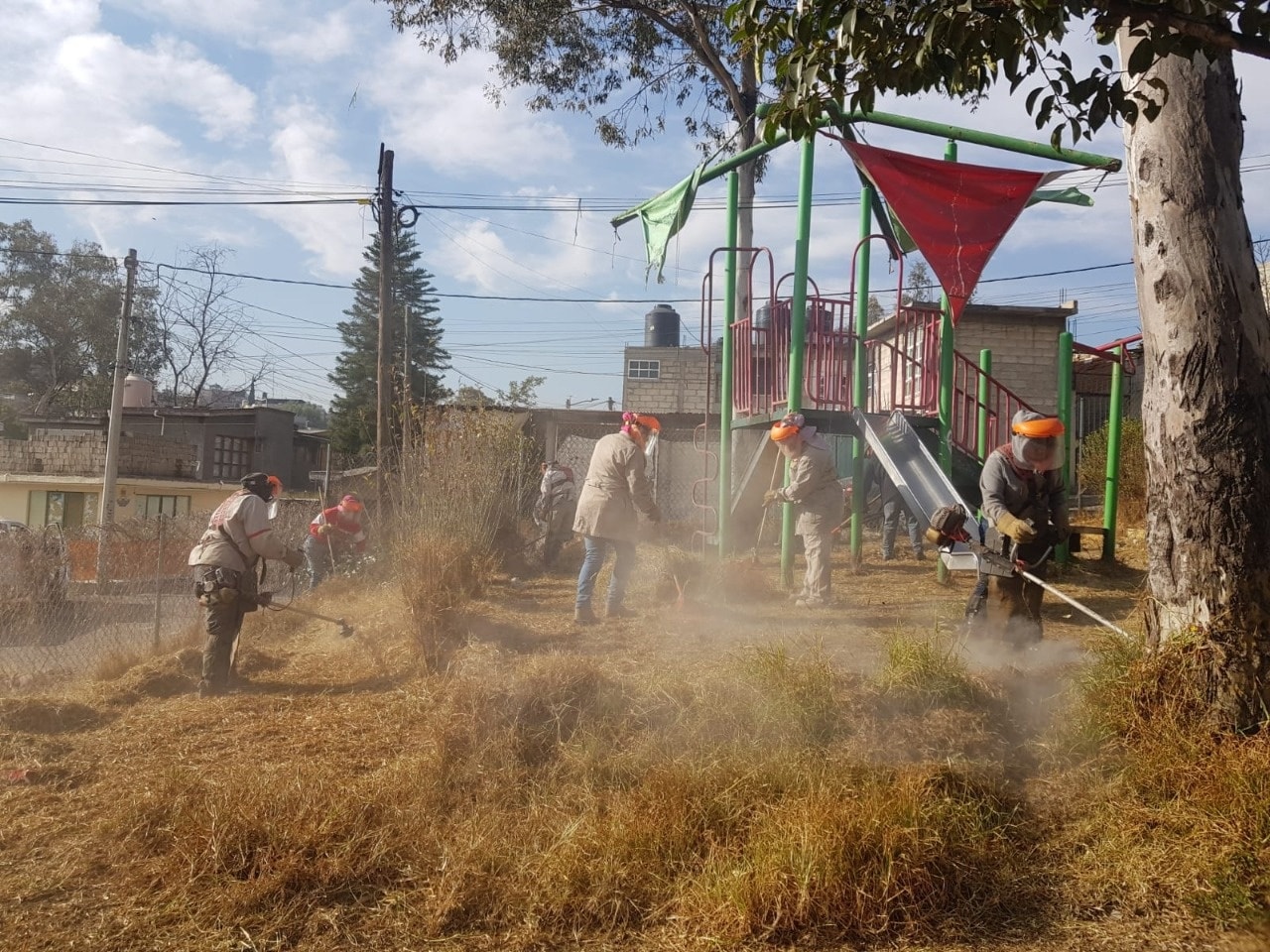 1674075683 581 Atendiendo las demandas de vecinas y vecinos de la colonia