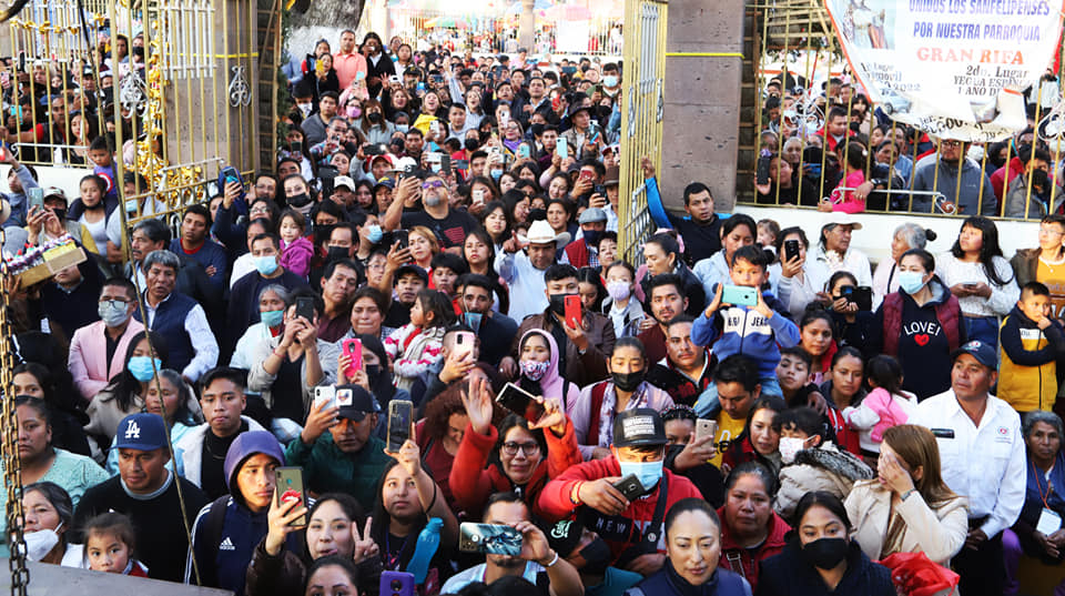 1674152460 695 Miles de personas se dieron cita en el Teatro del