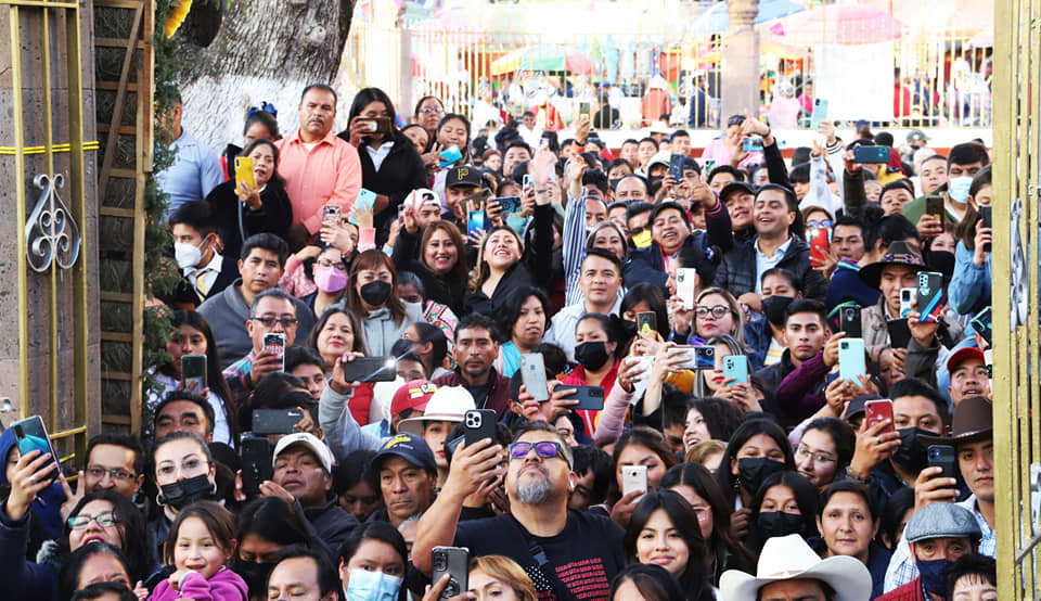 1674152460 801 Miles de personas se dieron cita en el Teatro del