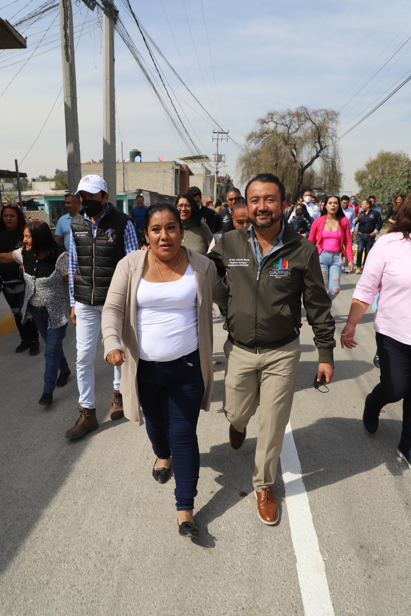 1674171903 258 Al entregar la pavimentacion de la calle Francisco Sarabia y