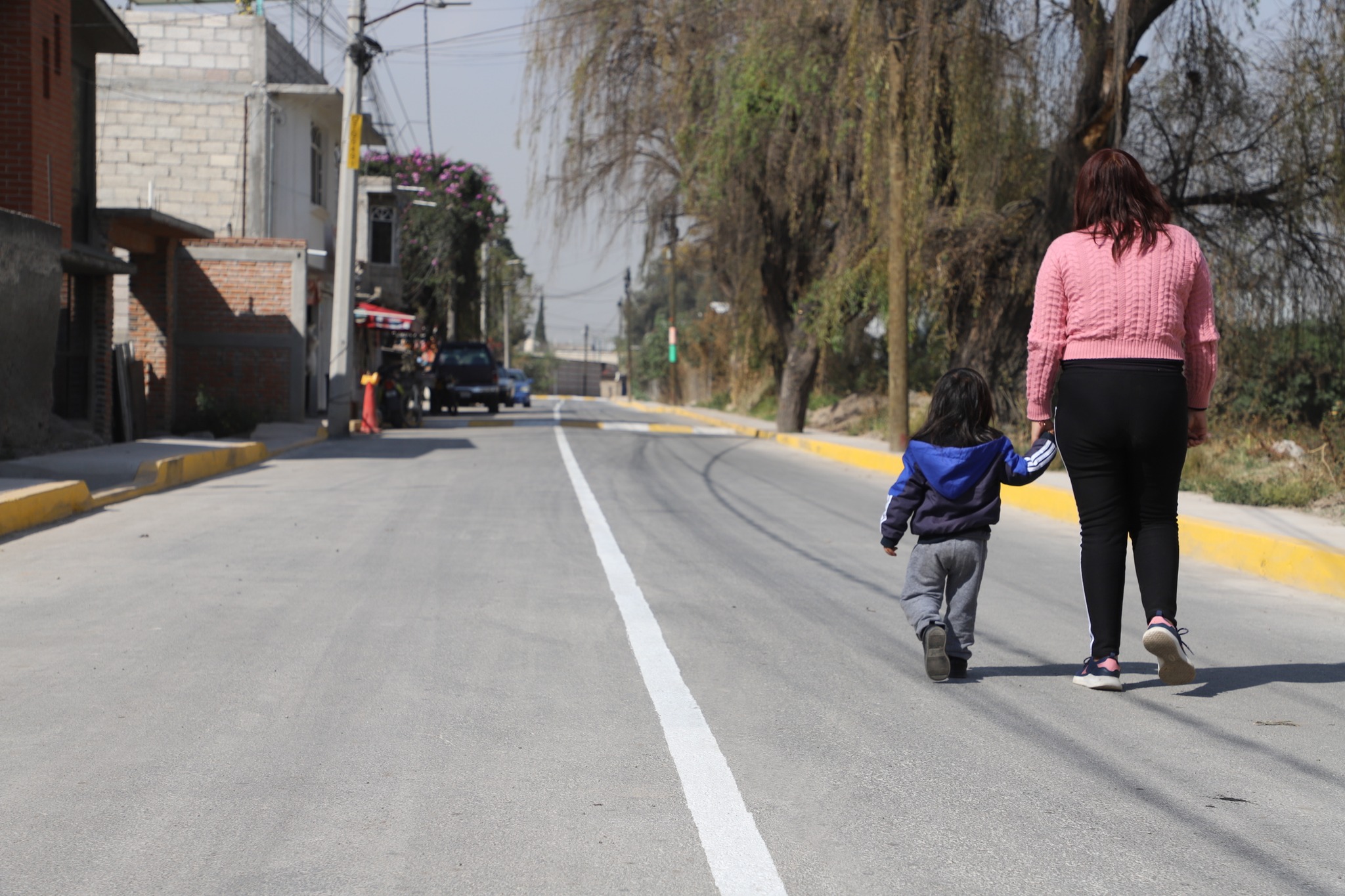 1674171903 485 Al entregar la pavimentacion de la calle Francisco Sarabia y