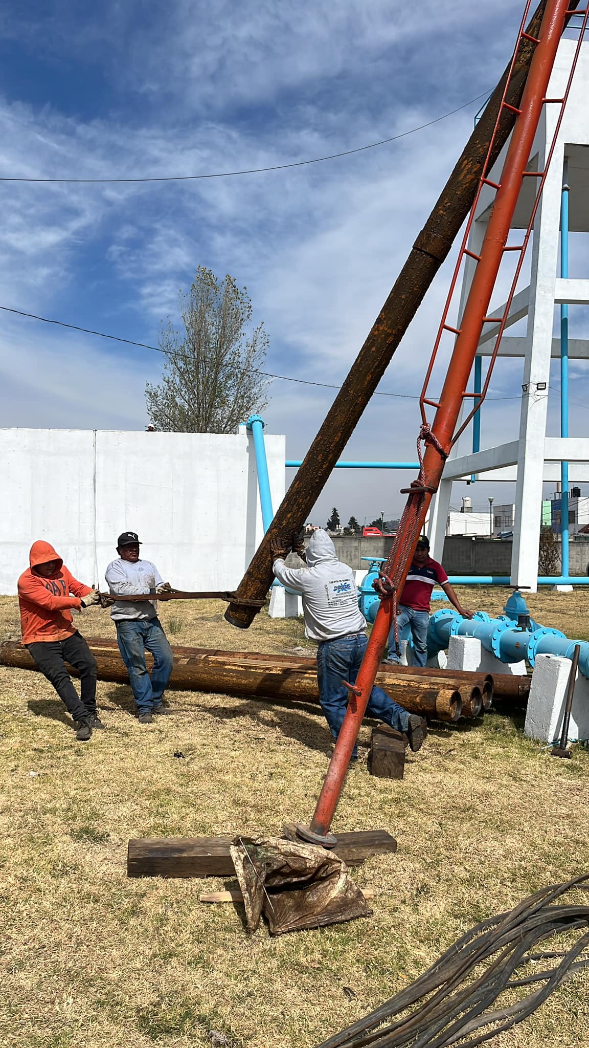 1674245453 442 Trabajos de instalacion de la nueva bomba de extraccion en