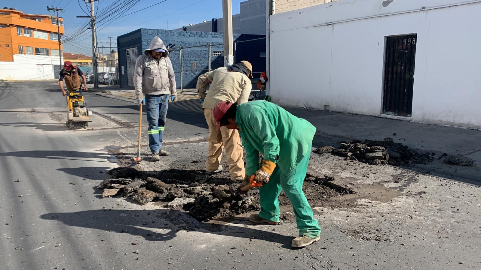 1674245867 387 ¡Seguimos dandole duro a los baches Calle Vicente Guerrero