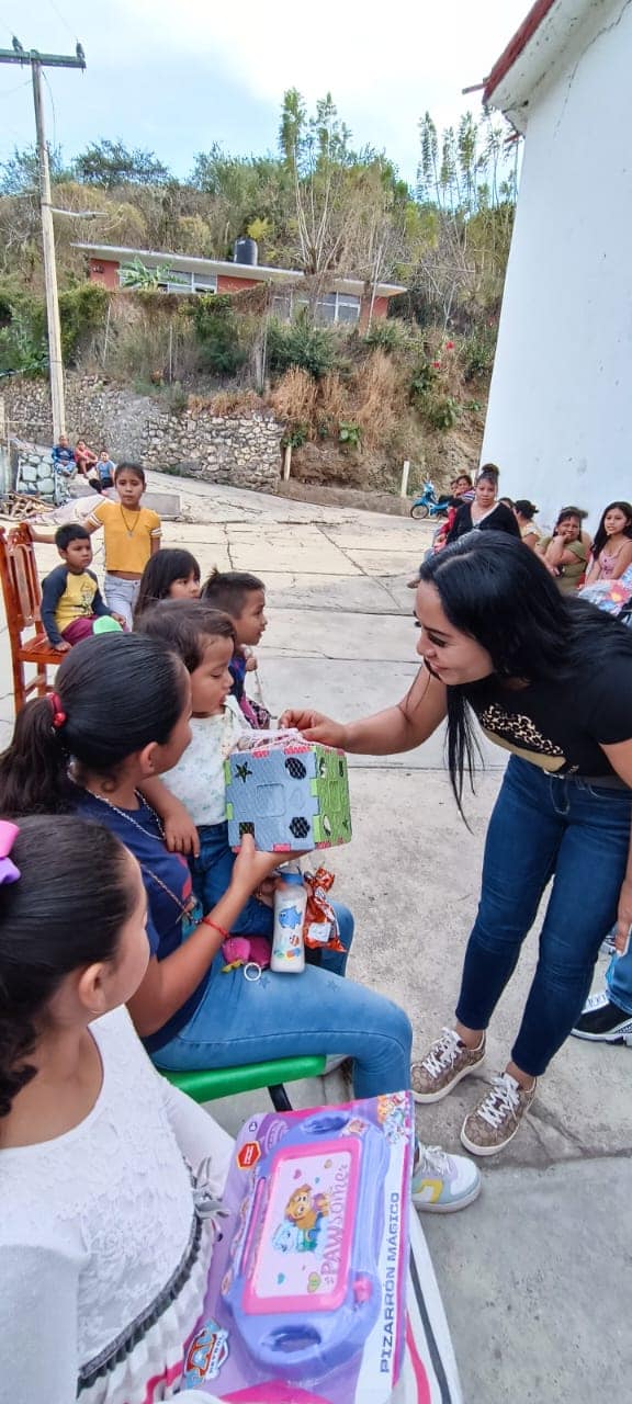 1674306574 211 Seguimos festejando a los reyes de la casa en esta