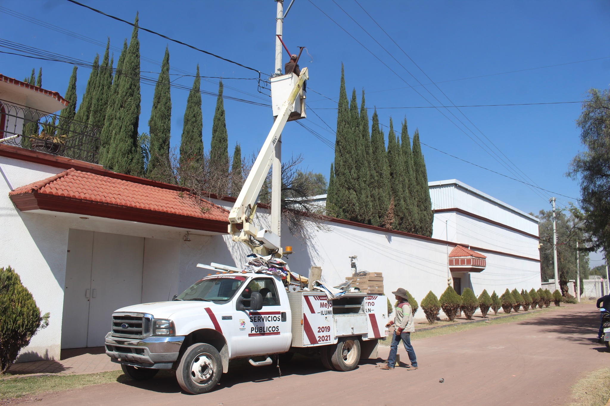 1674391851 424 ¡¡¡SUSTITUCION DE LUMINARIAS EN AV 2 DE MARZO DE ECATITLAN