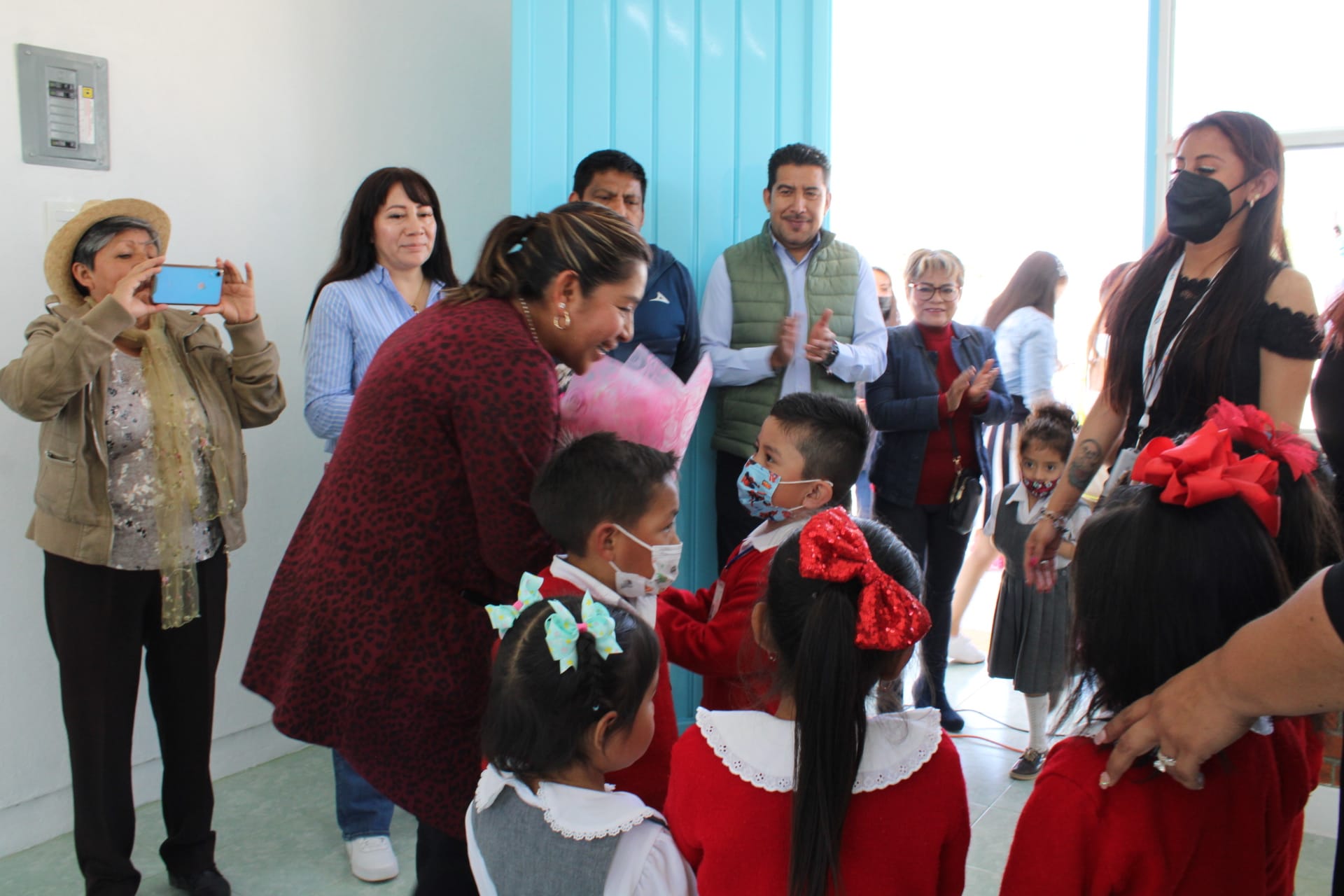 1674652187 523 Entrega de 2 Aulas en el Jardin de Ninos Josefa