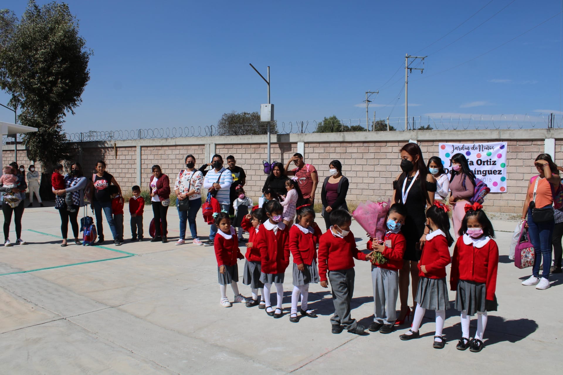 1674652188 231 Entrega de 2 Aulas en el Jardin de Ninos Josefa